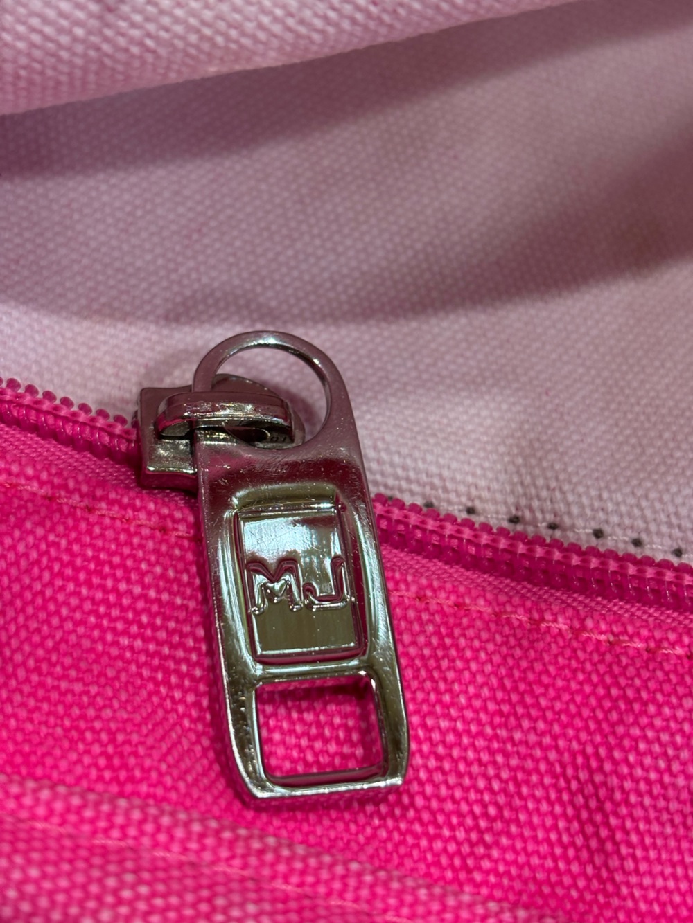 Marc Jacobs Hot‎ Pink Canvas Logo Tote - Picture 6 of 14